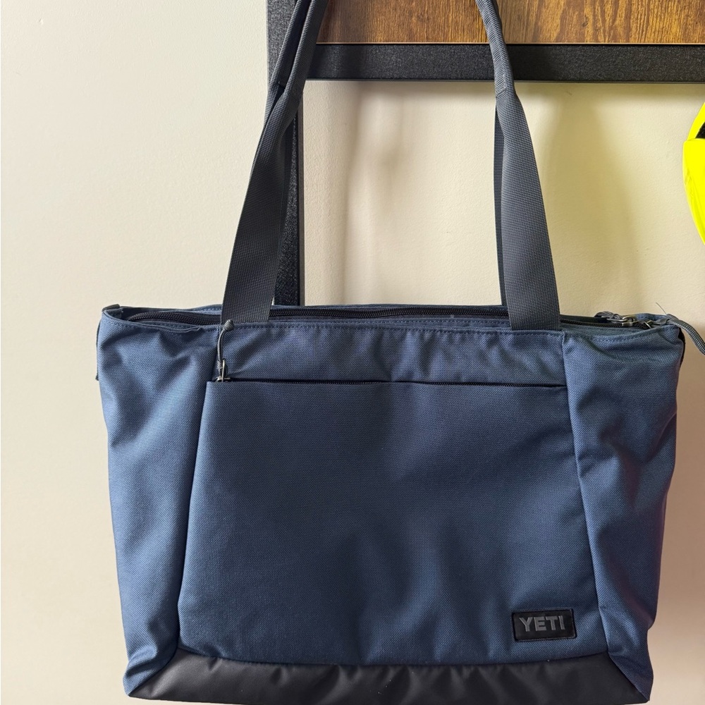 YETI Navy Blue Crossroads Tote 16L